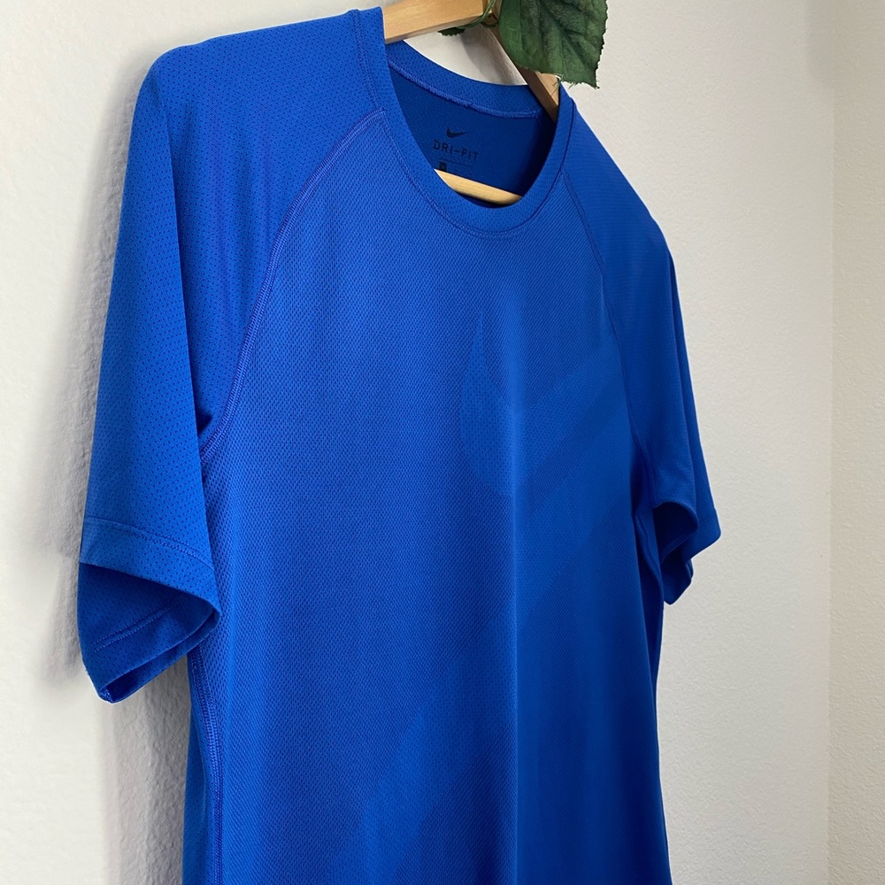 SOLD    Nike • Champion Short Sleeve Shirt - Picture 2 of 13